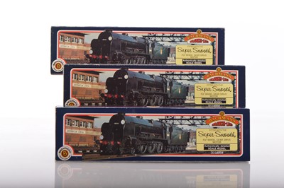 Lot 347 - Three Bachmann boxed 00 Gauge Maunsell Lord Nelson Class Locomotives and Tenders (3)