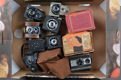 Lot 395 - A Tray of Box Cameras