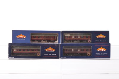 Lot 376 - Bachmann boxed 00 Gauge BR maroon MK1 Coaches (4)