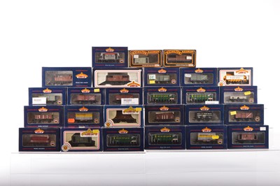 Lot 382 - Bachmann boxed 00 Gauge mixed Goods Rolling Stock (26)