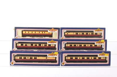 Lot 390 - Bachmann boxed 00 Gauge BR crimson and cream Thompson 63' Coaches  and Parcels Van (6)