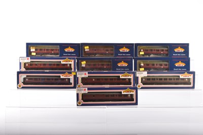 Lot 393 - Bachmann boxed 00 Gauge BR maroon Thompson 59' and 63' Coaches (10)