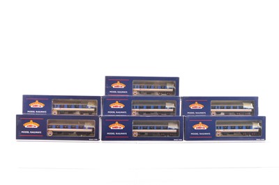 Lot 405 - Bachmann boxed 00 Gauge Network SouthEast blue, white, red and grey Coaches (7)