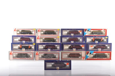 Lot 488 - Lima 00 Gauge Boxed Seacow Hopper wagons (17)