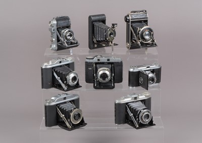 Lot 407 - A Group of Folding Cameras