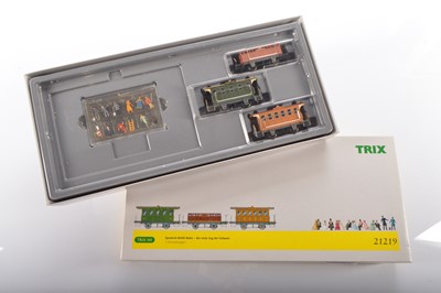 Lot 533 - Trix  HO Gauge 21219 Spanish Brolti Bahn triple Passenger Coach Set