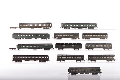 Lot 621 - Twelve Rivarossi unboxed American HO Gauge various Railroads dark green Coaches including prototypes (12)