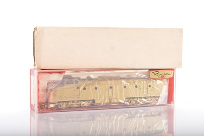 Lot 632 - Rivarossi boxed American HO Gauge 31804 Southern Pacific gold painted plastic simulated brass  M4000 C'C' Krauss Maffei Diesel Locomotive