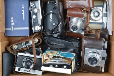 Lot 422 - A Tray of Various Cameras