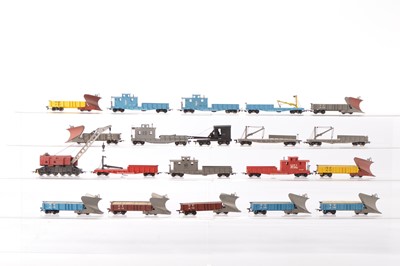 Lot 689 - Rivarossi and other makers unboxed American HO Gauge various Railroads Snow Ploughs and Railway Maintenance Trucks and Crane Trucks (20)