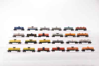 Lot 690 - Rivarossi unboxed American HO Gauge various companies metal and plastic bogie Tank wagons (24)