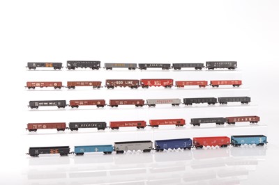 Lot 692 - Rivarossi Revell and other makers  unboxed American HO Gauge various Railroads and Companies Gondola and Hopper wagons (41)