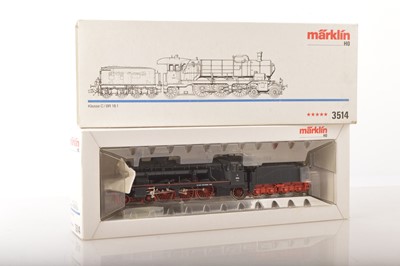 Lot 711 - A later Marklin "White-box" series HO Gauge 3-rail DR Pacific Locomotive and Tender