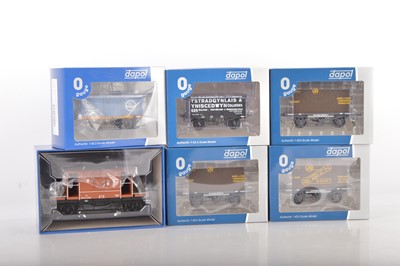 Lot 795 - Dapol 0 Gauge modern issue mixed group of Goods wagons (6)