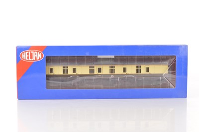 Lot 798 - Heljan 0 Gauge Modern issue Ref: 4953 57f  BR Mk 1 Chocolate and Cream Full brake coach