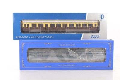 Lot 813 - Dapol/Darstaed modern issue 0 Gauge pair of coaches (2)