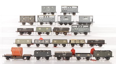 Lot 831 - Slaters and other Commercial manufactures Finescale 0 Gauge Kitbuilt Goods wagons (19)