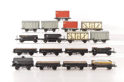 Lot 835 - Parkside Dundass 0 Gauge Finescale Kitbuilt Goods wagons (17)