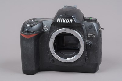 Lot 455 - A Nikon D70s DSLR Camera Body