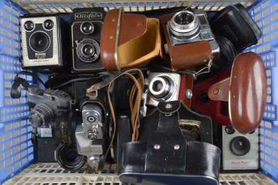 Lot 472 - A Tray of Various Cameras