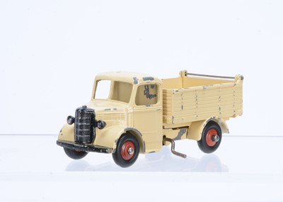 Lot 15 - A Dinky Toys 25m Bedford End Tipper