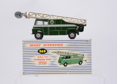 Lot 19 - A Dinky Supertoys 969 BBC TV Extending Mast Vehicle