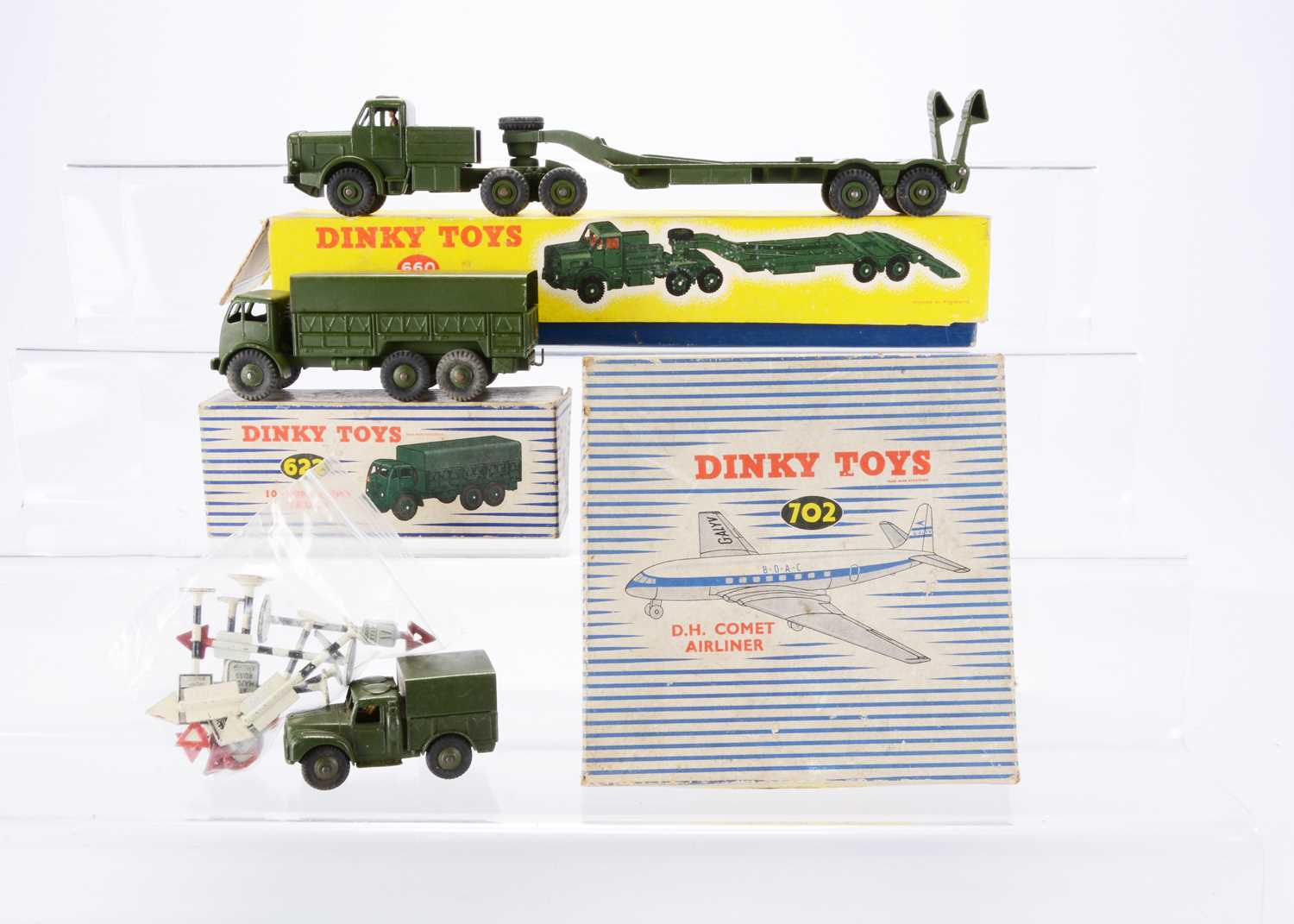 Lot 38 - Military Dinky Toys