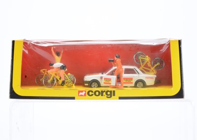 Lot 69 - A Corgi Toys Gift Set 13 Tour de France 'Raleigh' Team Car