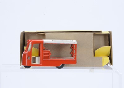 Lot 121 - An Early Version Of The Spot-On No.122 United Dairies Milk Float