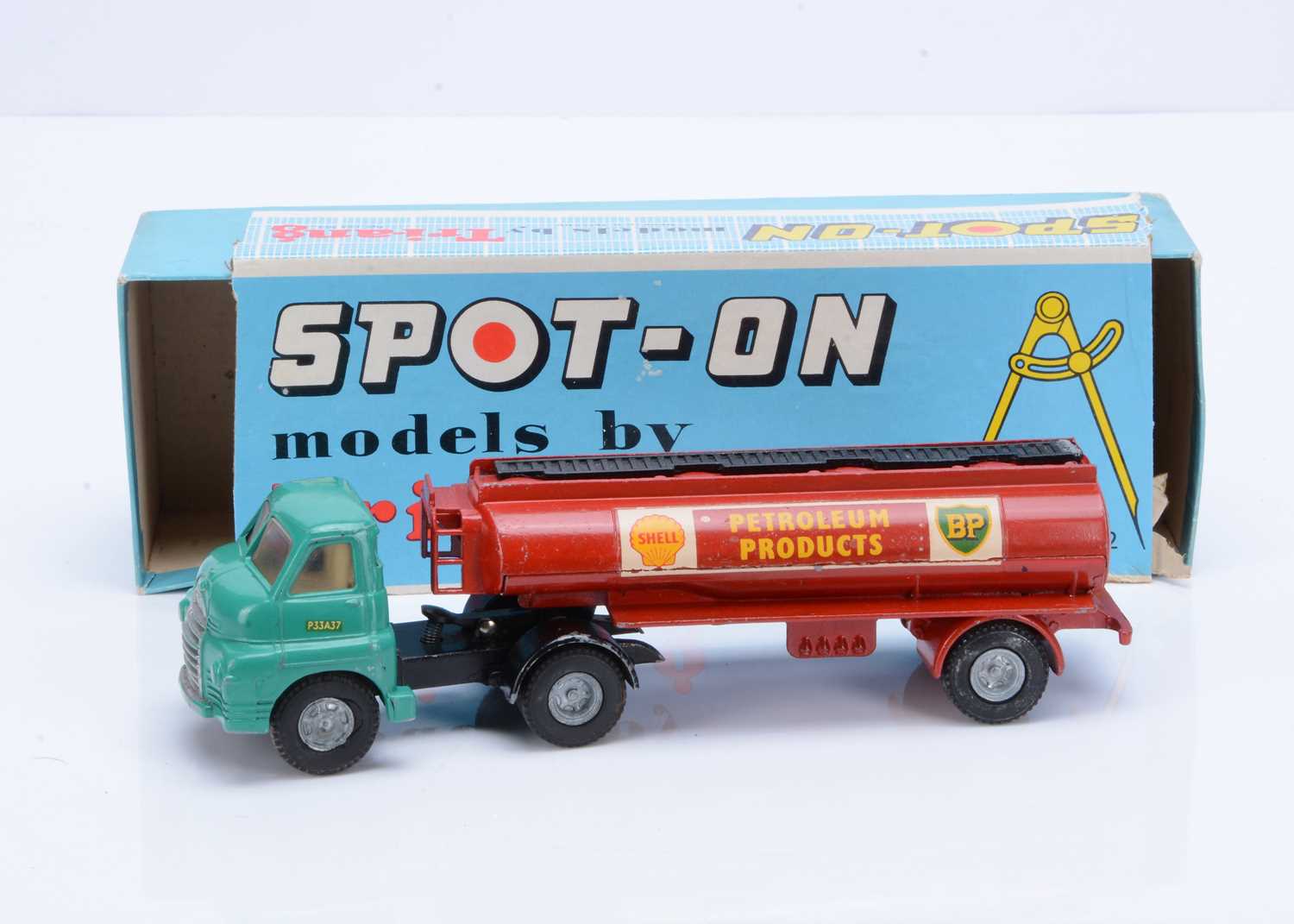 Lot 127 - A Tri-ang Spot-On No.158A/2 Bedford 10 ton Articulated Tanker