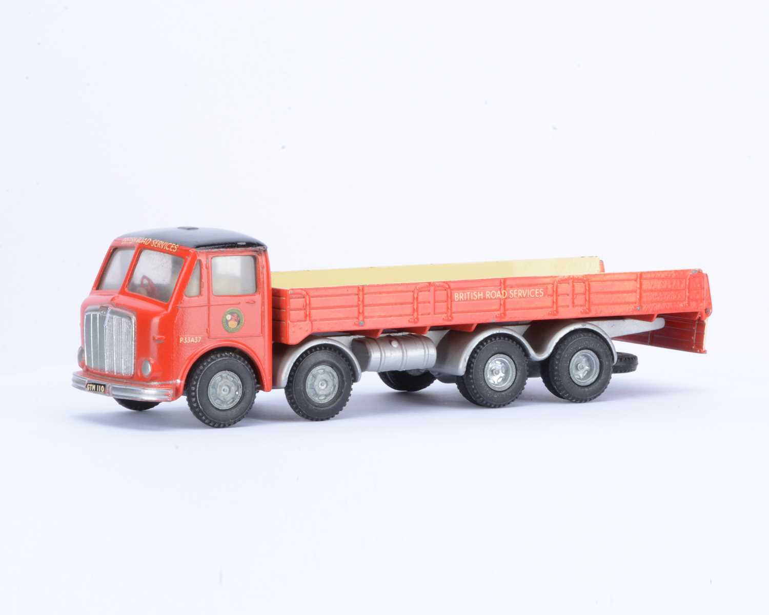 Lot 130 - A Tri-ang Spot-On No.110/3 AEC Mammoth Major 8 With Flat Float & Sides