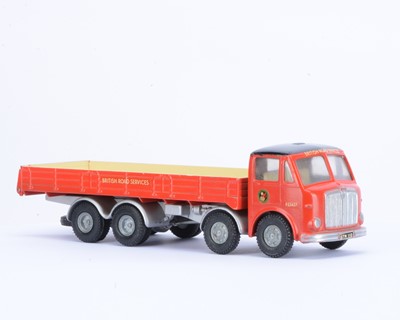 Lot 130 - A Tri-ang Spot-On No.110/3 AEC Mammoth Major 8 With Flat Float & Sides