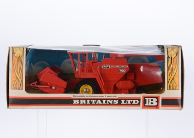 Lot 152 - A Britains No.9570 Massey Ferguson Combine Harvester