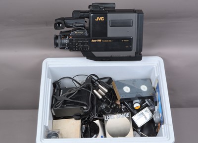 Lot 529 - Camera Related Items
