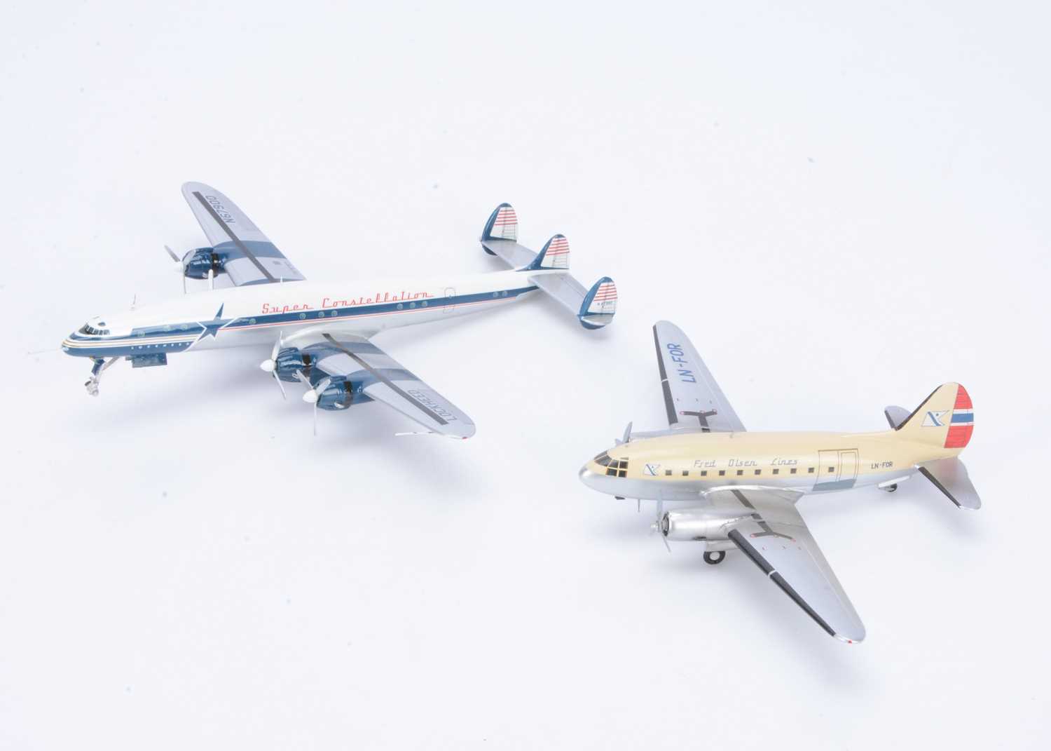 Lot 251 - Small World Models 1:200 Scale Airliners