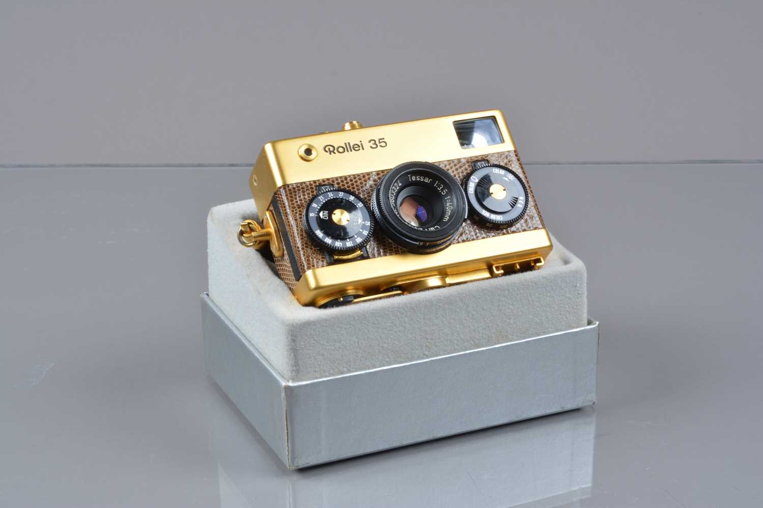 Lot 541 - A Rollei 35 Gold Camera