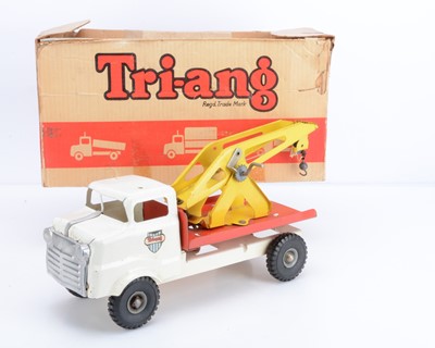 Lot 346 - A Boxed Tri-ang TM6125 Pressed Steel Breakdown Truck