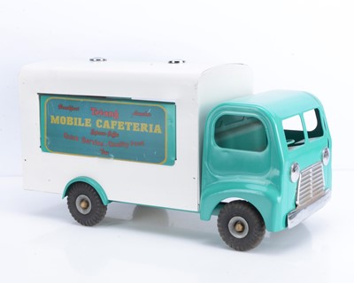Lot 347 - An Unboxed Tri-ang Pressed Steel Mobile Canteen Model
