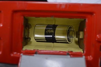 Lot 372 - A Yonezawa Toys (Japan) Tinplate Battery-Operated De Luxe Liner Sea Queen