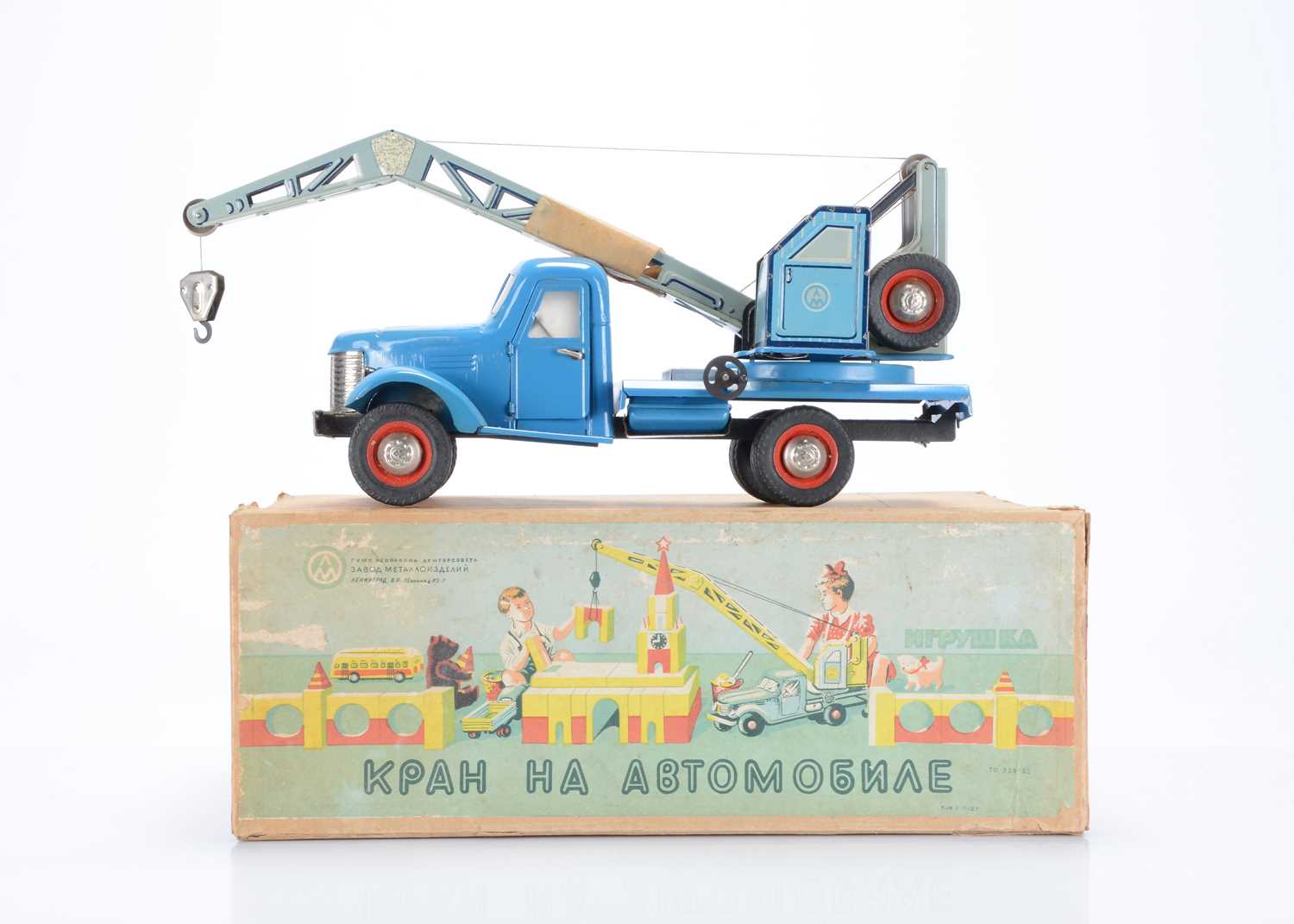 Lot 410 - A USSR Tinplate ZIL 157 Crane Truck