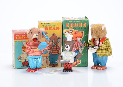 Lot 421 - Japanese Tinplate Clockwork Bear Toys