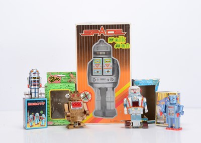 Lot 454 - Tinplate & Plastic Robots