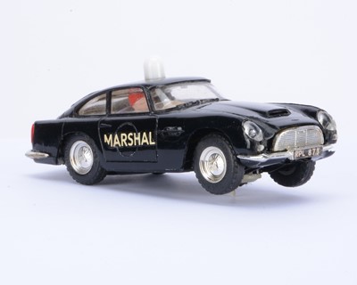 Lot 501 - A Tri-ang Scalextric E5 Aston Martin DB4 Marshal's Car