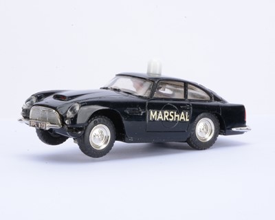 Lot 501 - A Tri-ang Scalextric E5 Aston Martin DB4 Marshal's Car