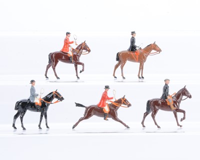 Lot 547 - Britains mounted Hunt figures from The Meet and Full Cry comprising woman in bowler hat seated astride