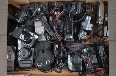 Lot 573 - A Tray of Canon Compact Cameras
