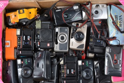 Lot 574 - A Tray of Compact Cameras