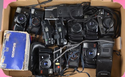 Lot 578 - A Tray of Olympus Compact Cameras