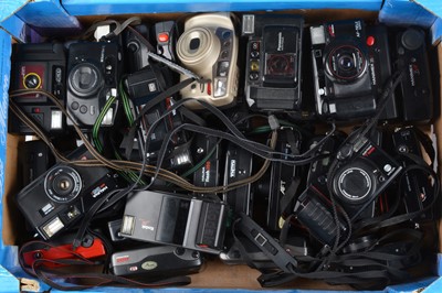 Lot 579 - A Tray of Compact Cameras