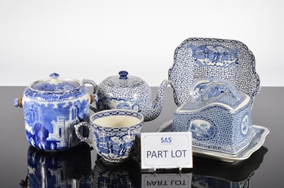 Lot 60 - A small collection of blue and white pottery